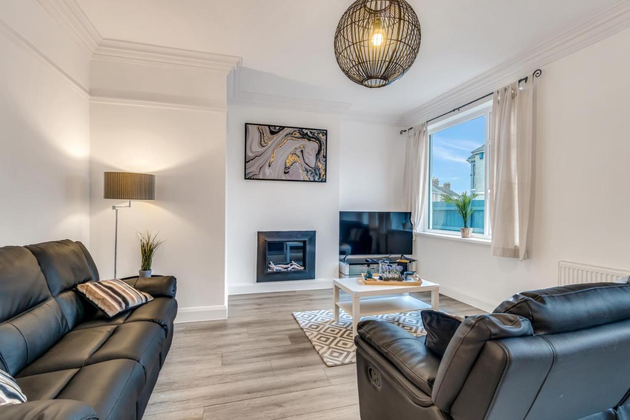 Park House - Very Spacious 4 Bed House, Games Room, Free Netflix, Close To Argyle, In The Heart Of Plymouth - Dogs Welcome - Hosted By Absolute Accommodation Плаймаут Экстерьер фото