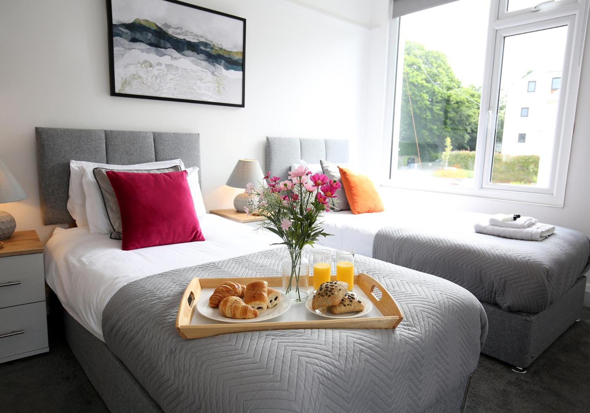 Park House - Very Spacious 4 Bed House, Games Room, Free Netflix, Close To Argyle, In The Heart Of Plymouth - Dogs Welcome - Hosted By Absolute Accommodation Плаймаут Экстерьер фото